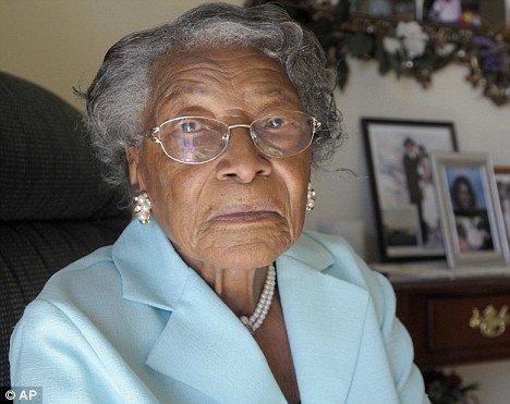 Profile photo of Maxine E Dates