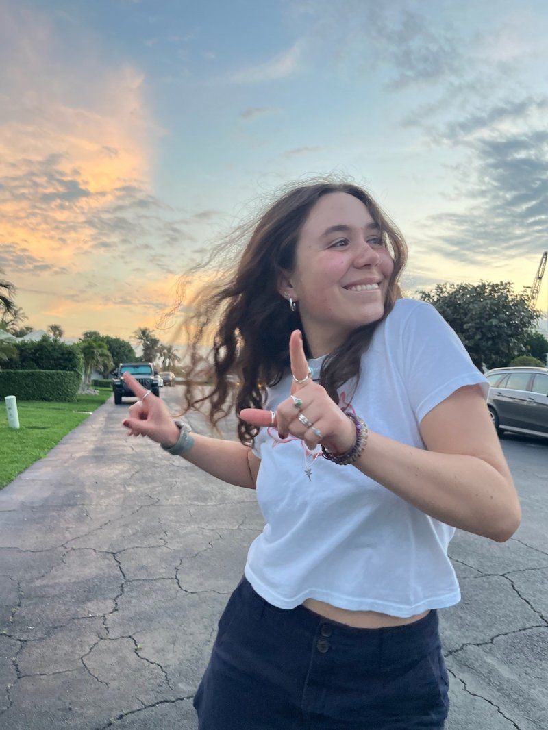 Profile photo of Ellery Saige Linen